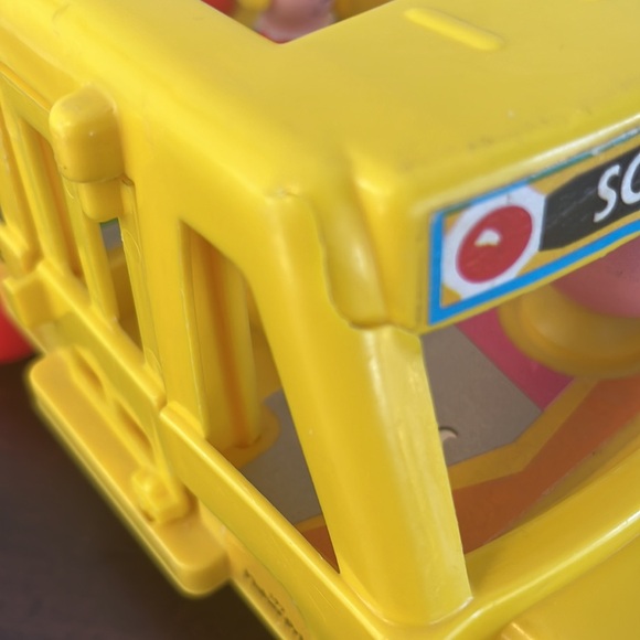 Vintage Fisher Price 192 School Bus “1965-1984” 7  little people - Picture 6 of 10